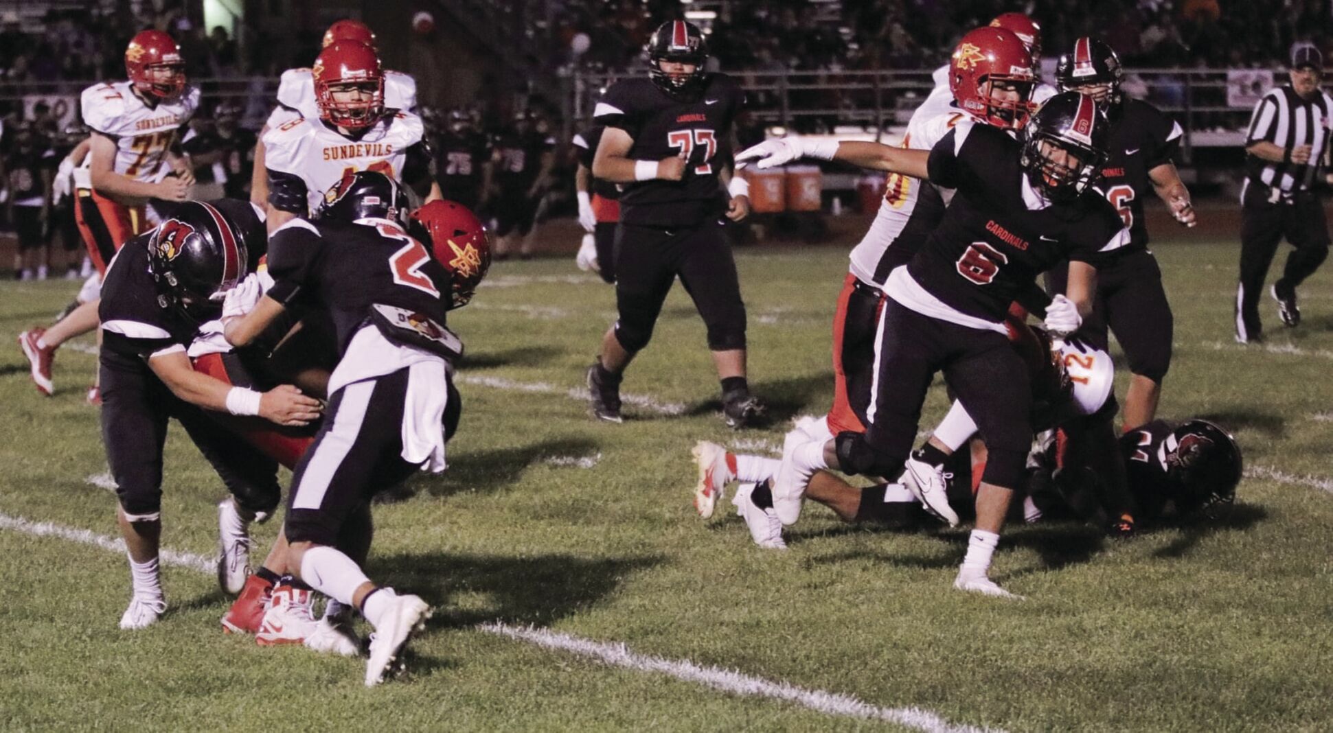 Robertson tackle vs Española Valley